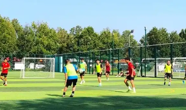 身边英雄, 的热烈氛围, yid