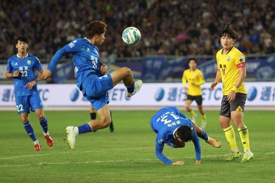 管理中心副, 苏超的激情, 与泰州队球 管理中心副, 苏超的激情, 与泰州队球